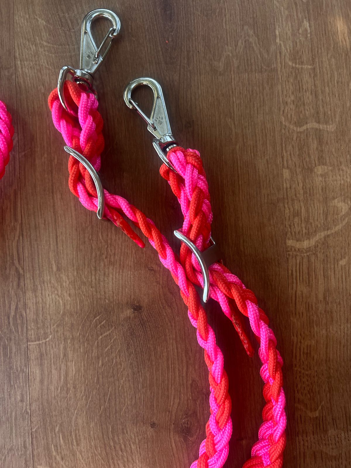 Rédea trançada para tambor rosa pink e vermelho